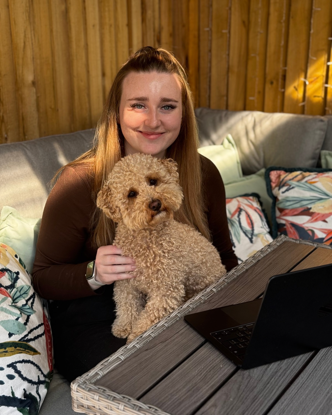 PHOTO OF ME WITH DAPHNE